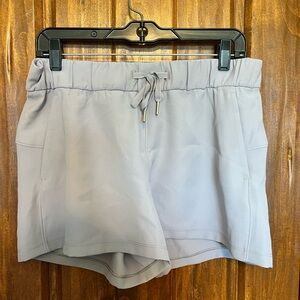 Lululemon Casual Cinchable Shorts 3.5”